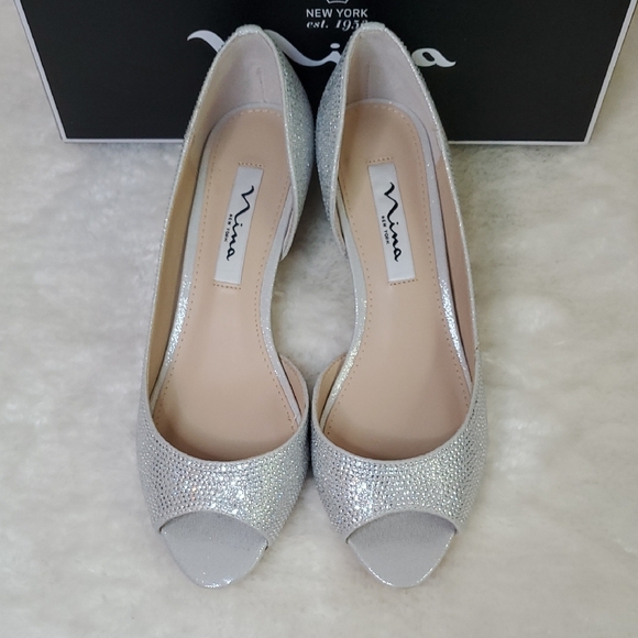 Nina New York Rossie Silver Peep Toe Heels Size 7.5 M - Picture 2 of 12